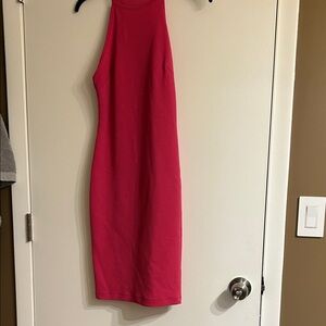 Chic Sleeveless Midi Dress in Vibrant Pink
